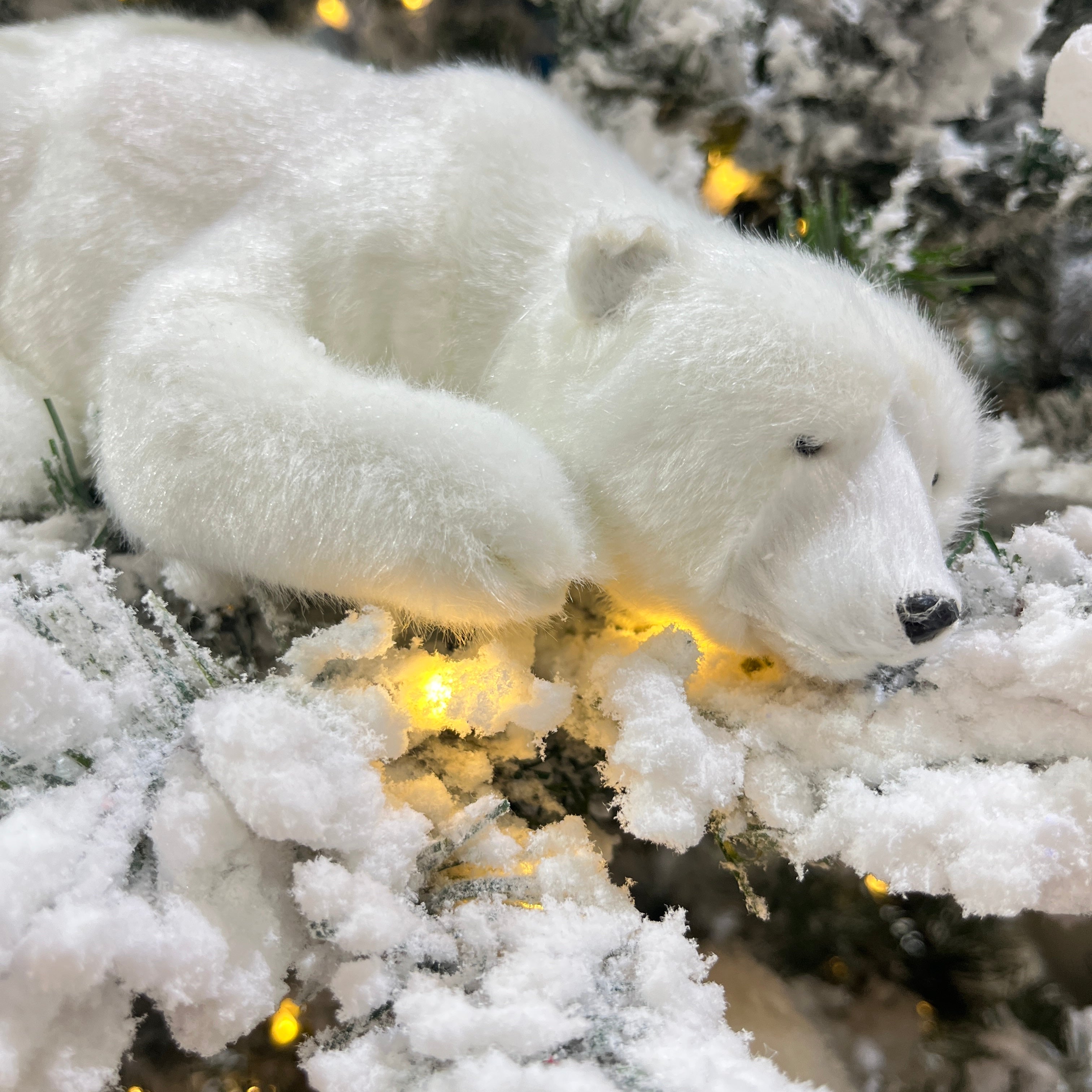 White Polar Bear 5.1" x 5.9" x 10.2"