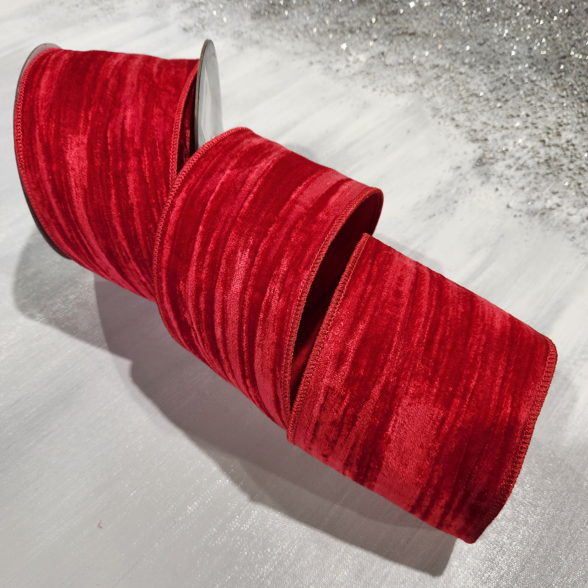 Ruban en velours brodé rouge 4" x 30'