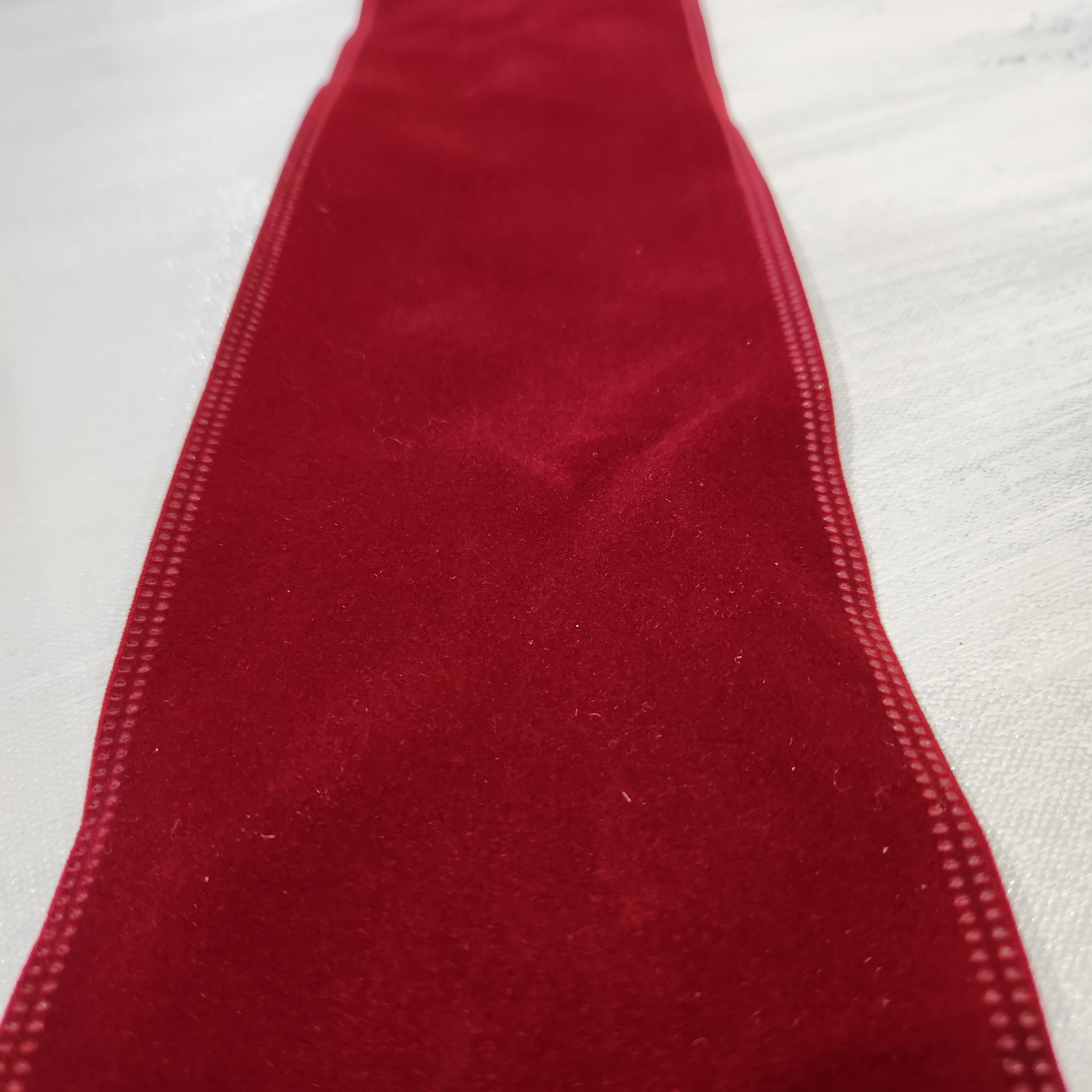 Ruban en velours rouge vin 4" x 30'