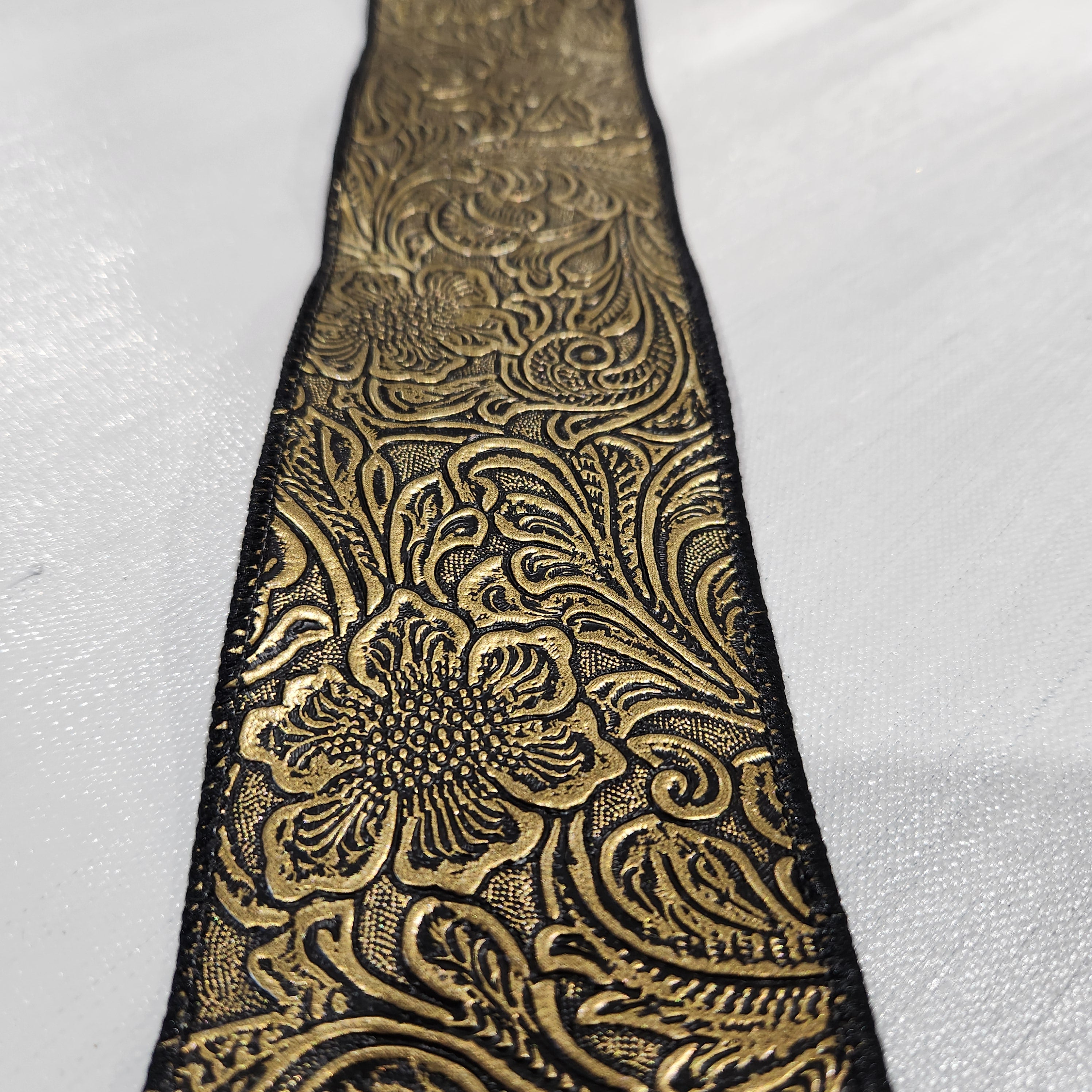 Ribbon Gold and Black Vine 2.5" x 30'