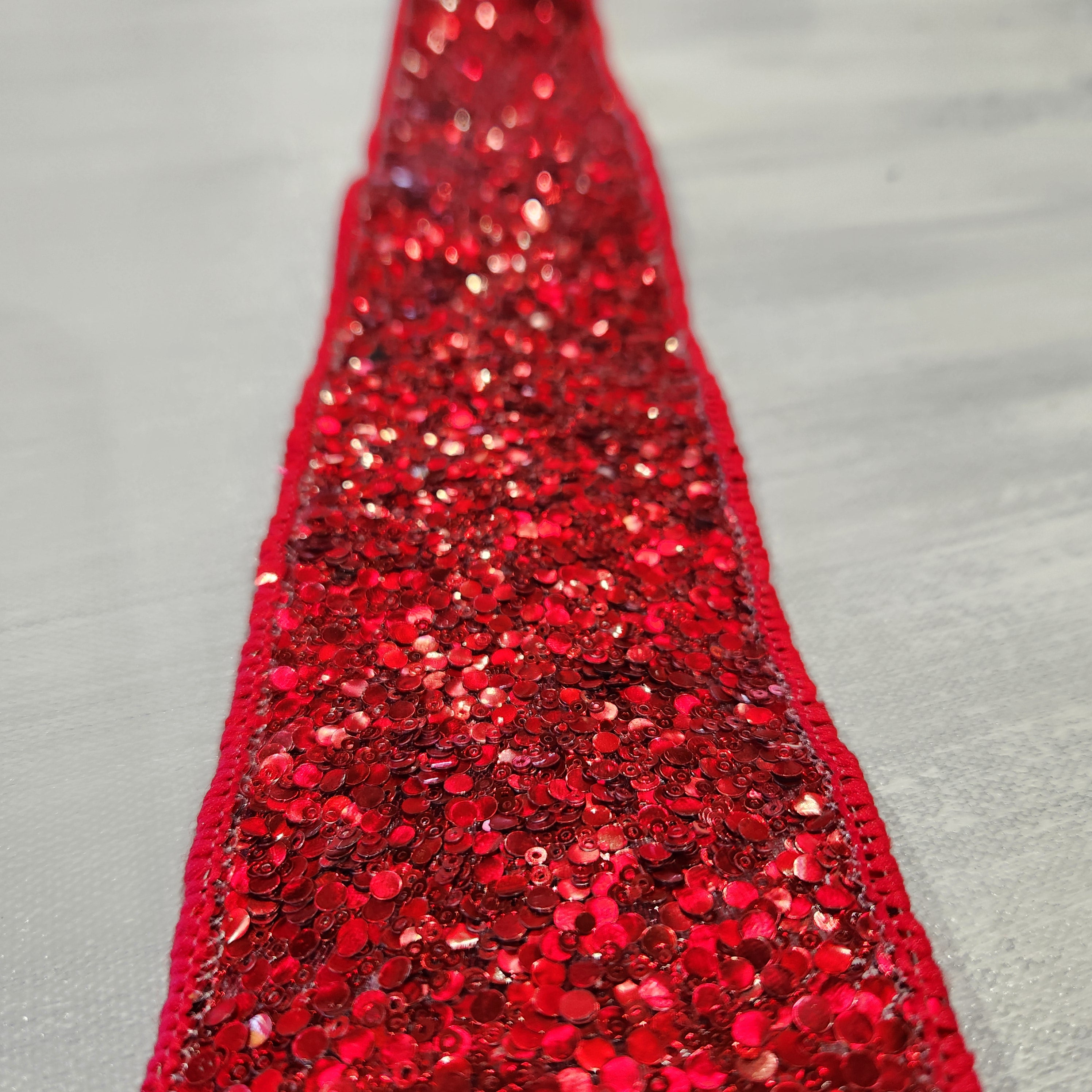 Ruban pailleté rouge 2,5" x 30'