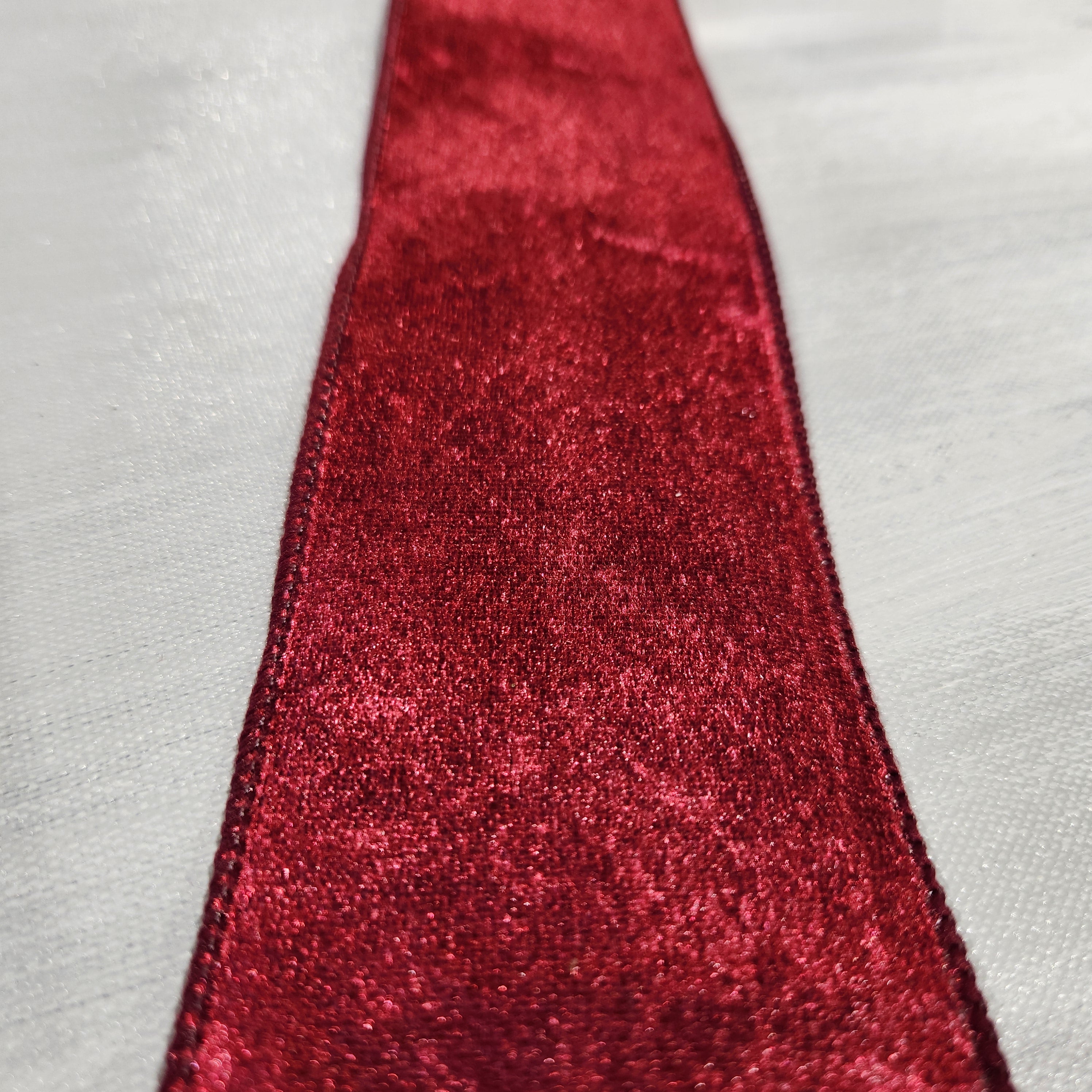 Ruban en velours rouge vin 2,5" x 30'