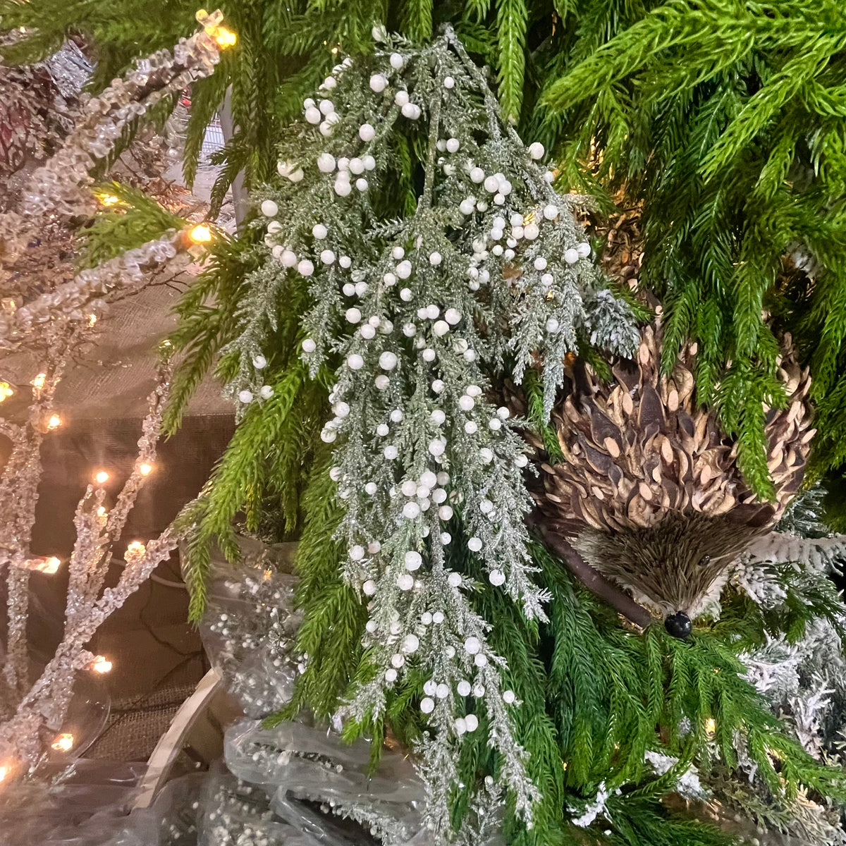 Frosted Cedar Stem with Cream Berries 19.5"