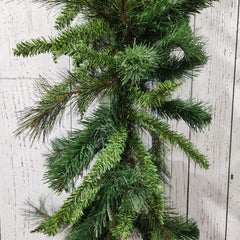 Savannah Pine Garland 225 Green Tips 9'