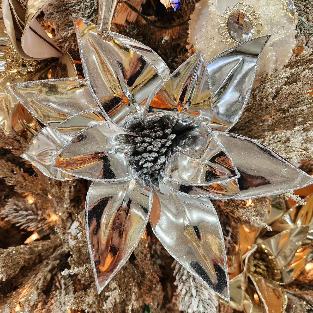 22" Silver Metallic Poinsettia Stem